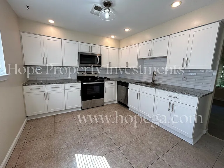 2 Northlake Cir — Photo 5