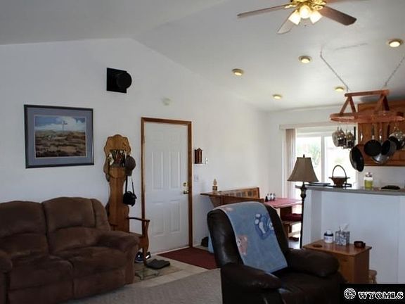 3rd image of 695 E Sunnyside Ln