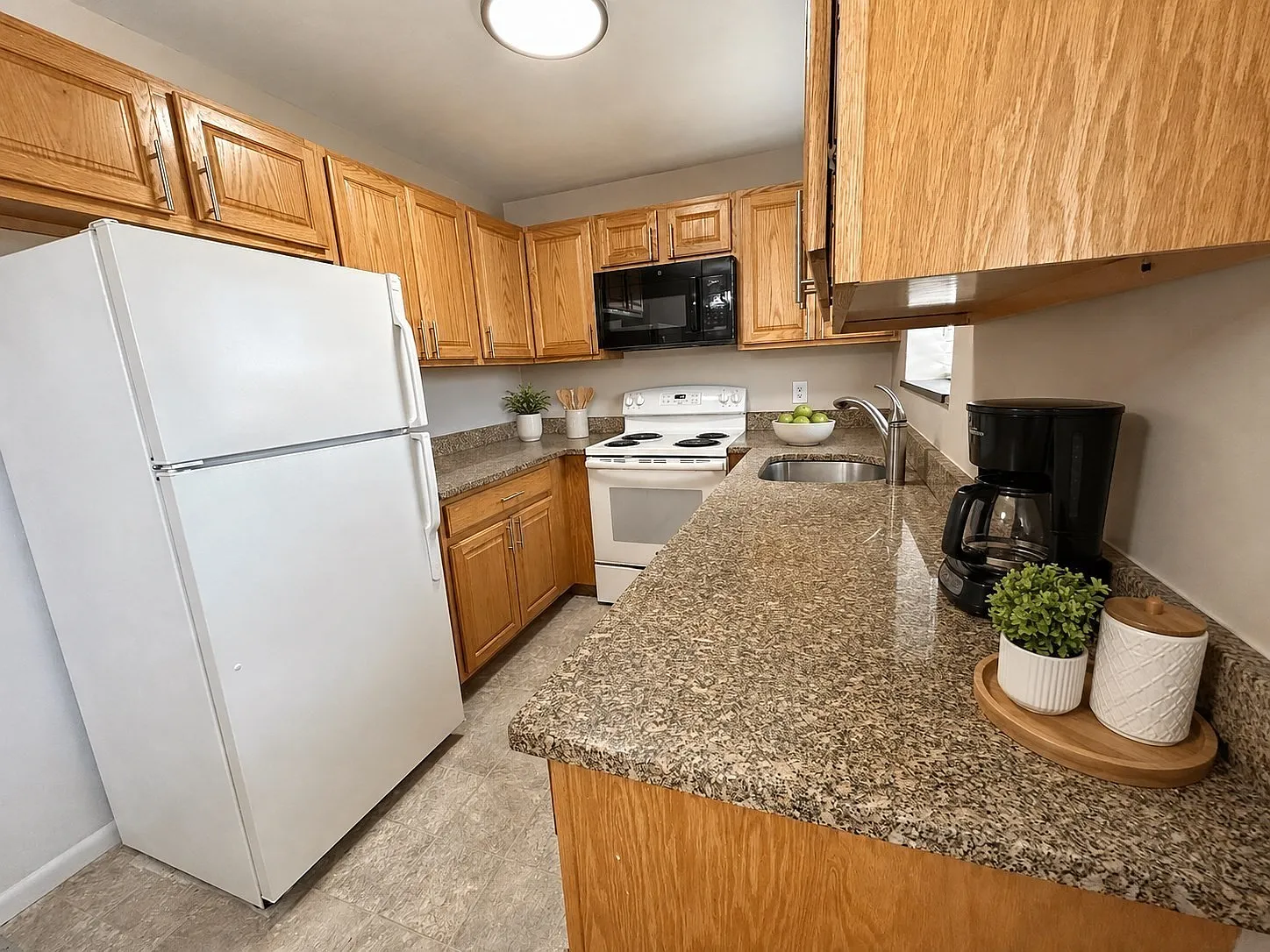 2 bed, 1.0 bath, 925 sqft, $2,780 — Photo 3