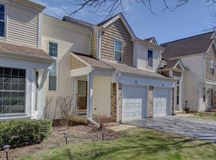 37 Carey Ln, Streamwood, IL 60107