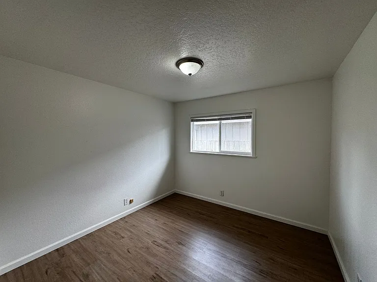 3525 Tracey Ct — Photo 11