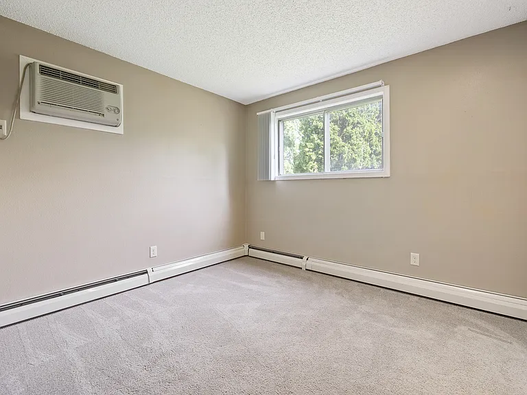 612 S Van Buren Street 5 #6-3-9 — Photo 8
