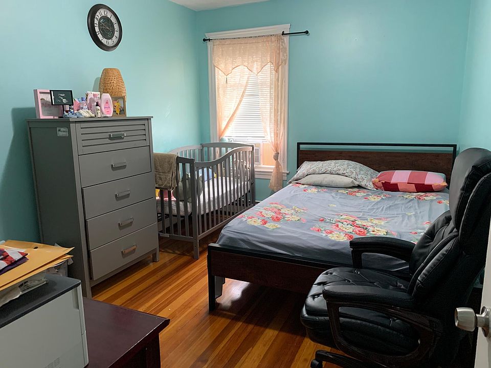 2nd image of 211 Suffolk Ave Floor 2