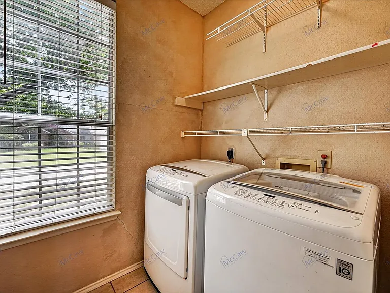 7845 Ember Oaks Dr — Photo 17