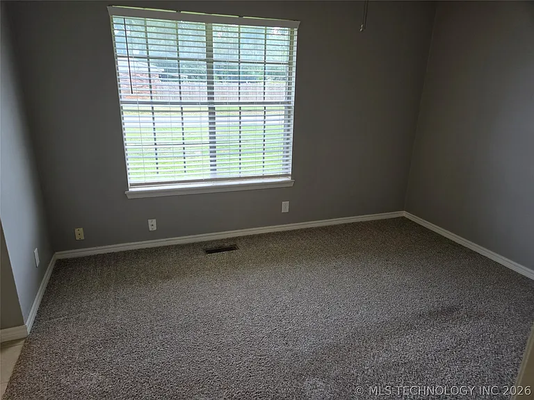 228 E J St — Photo 10