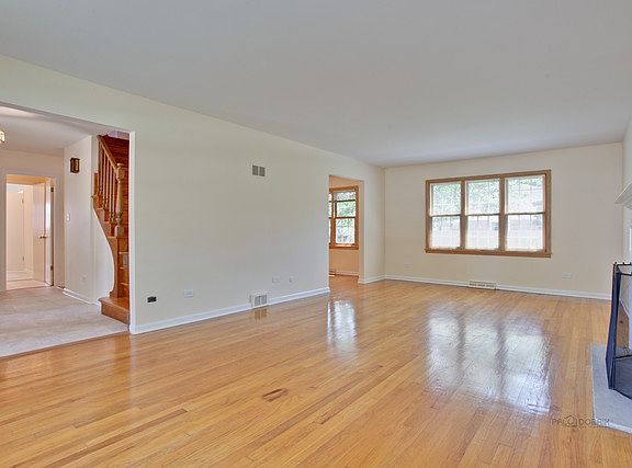 3rd image of 1615 E Dogwood Ln