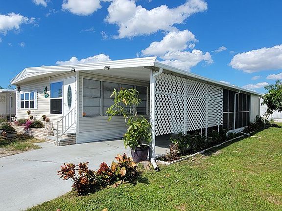 4th image of 373 Sanibel St
