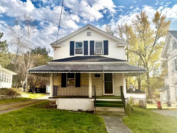 54 Canaan St, Carbondale, PA 18407