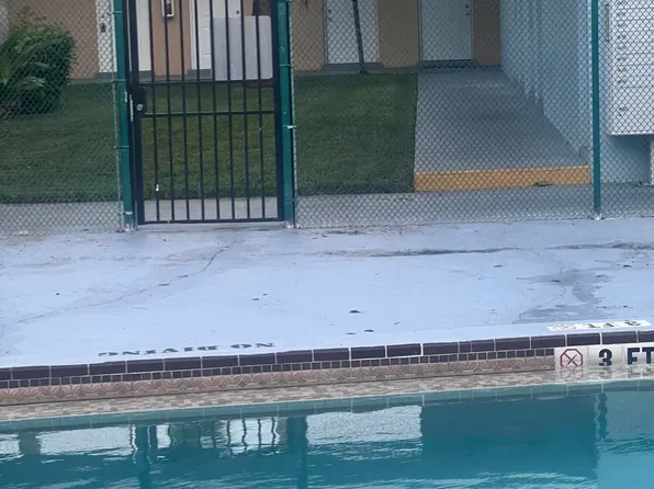 1500 Crescent Circle #A13, Lake Park, FL 33403