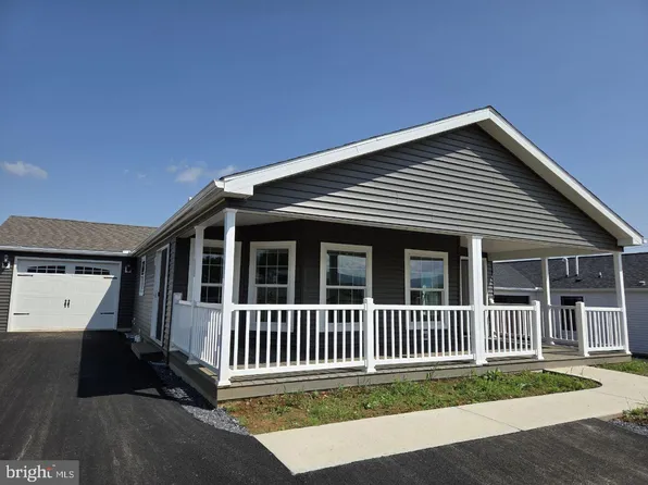 19 Burke Dr, Shippensburg, PA 17257