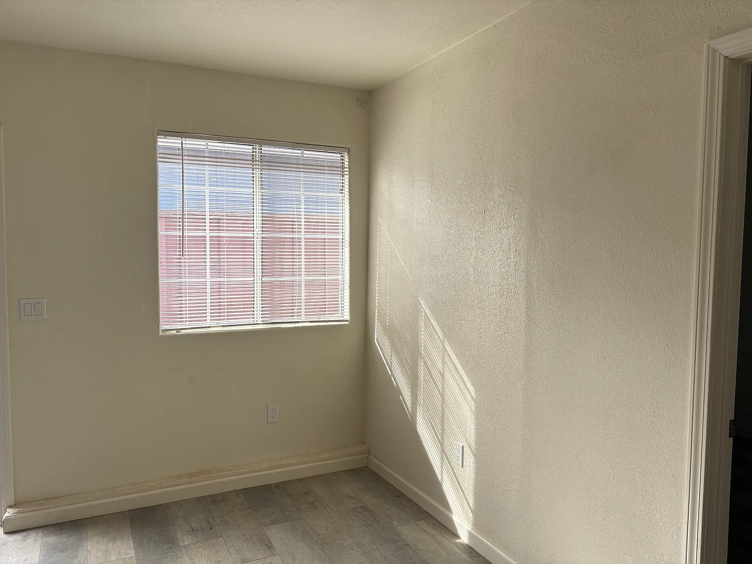5 bed, 1481 sqft, $4,800 — Photo 3