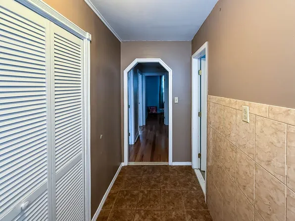 125 Poplar Street image 34 of 44