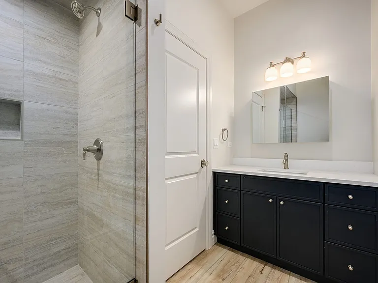 1710 W Belmont Ave #201 — Photo 9