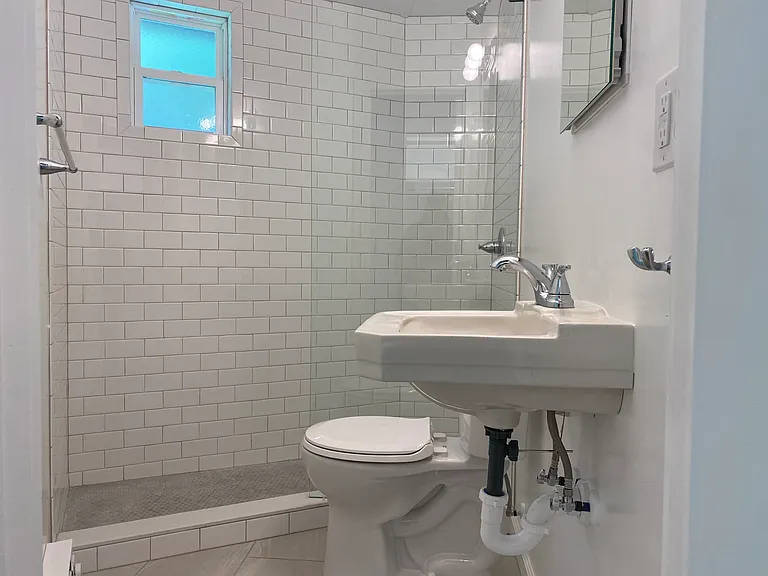 25 Howland Rd #R21-A — Photo 9