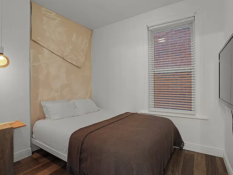 4226 Russell Blvd #F1 — Photo 15