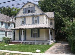 165 N Forest Ave, Rockville Centre, NY 11570