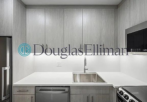 5th image of 239 Park Ave S APT 9A