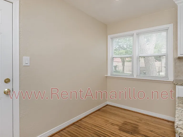 1613 Bowie St — Photo 8