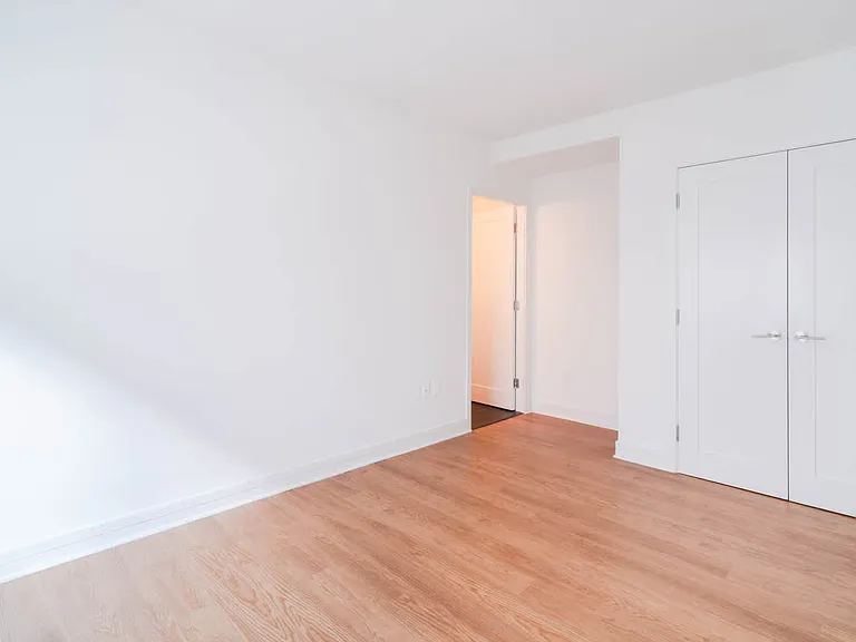 175 Kent Ave — Photo 25