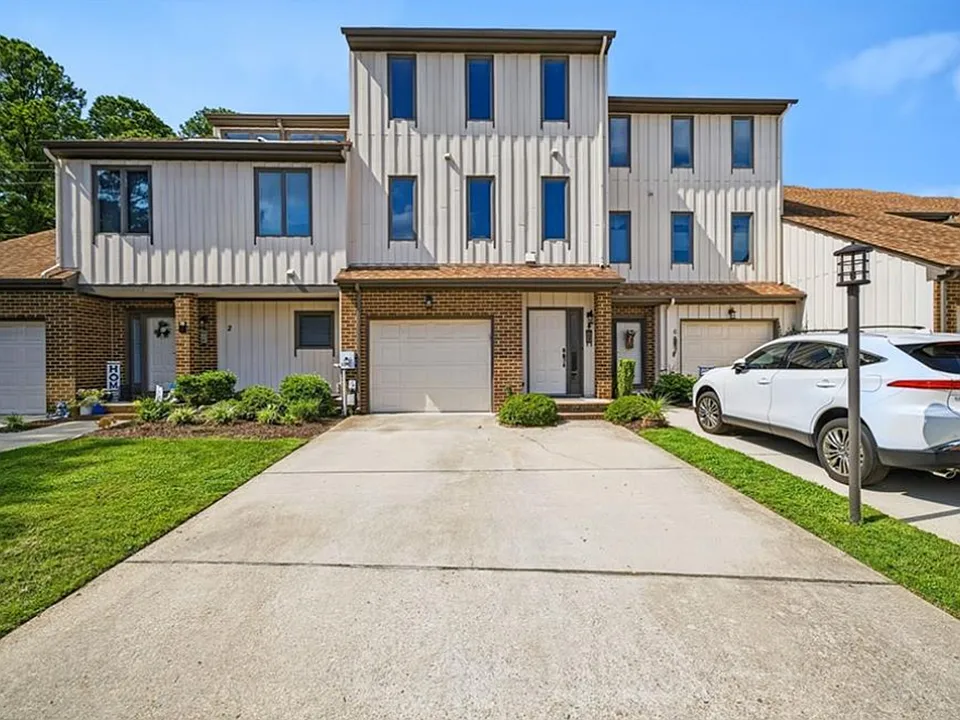 4 Sandie Point Ln #B