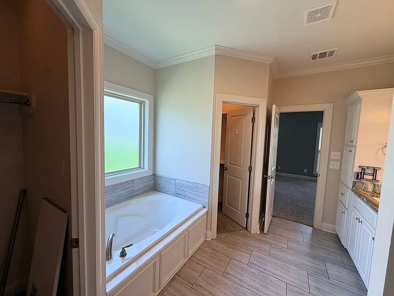 3520 Windwood Cir — Photo 28