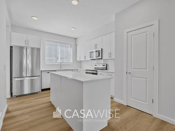21039 25th Ave NW, Edmonton, AB