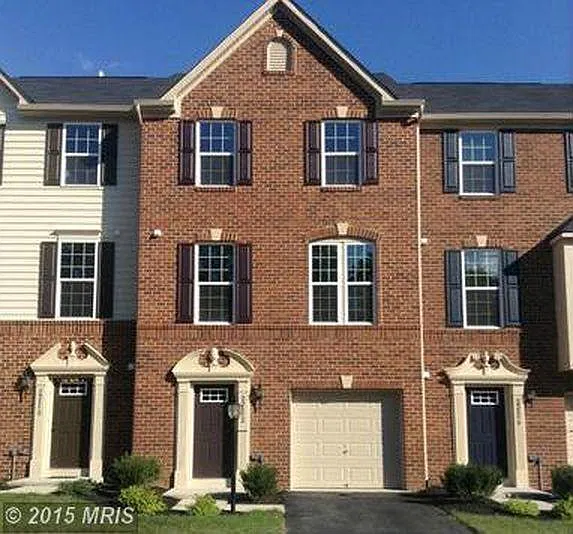 4 bed, 3.5 bath, 2320 sqft, $3,450 — Photo 1