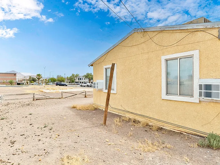1935 Haren Dr — Photo 12