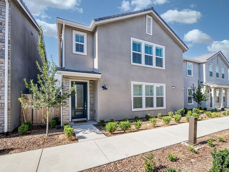1st image of 2833 E Teaberry Dr