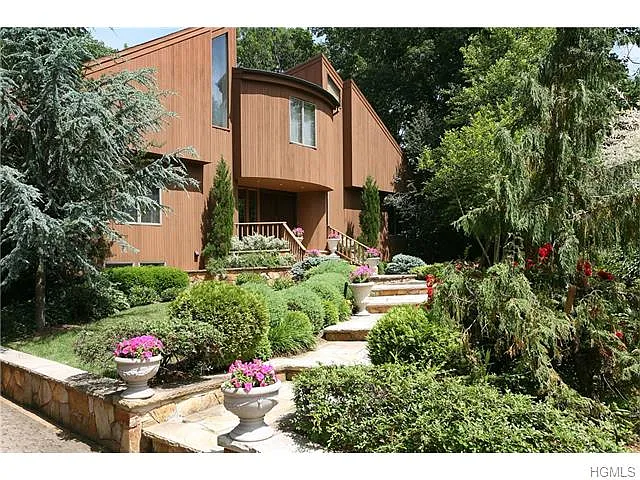 8 Audrey Ln photo 1