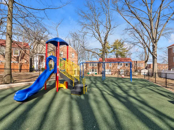 150-77 Village Road image 16 of 20