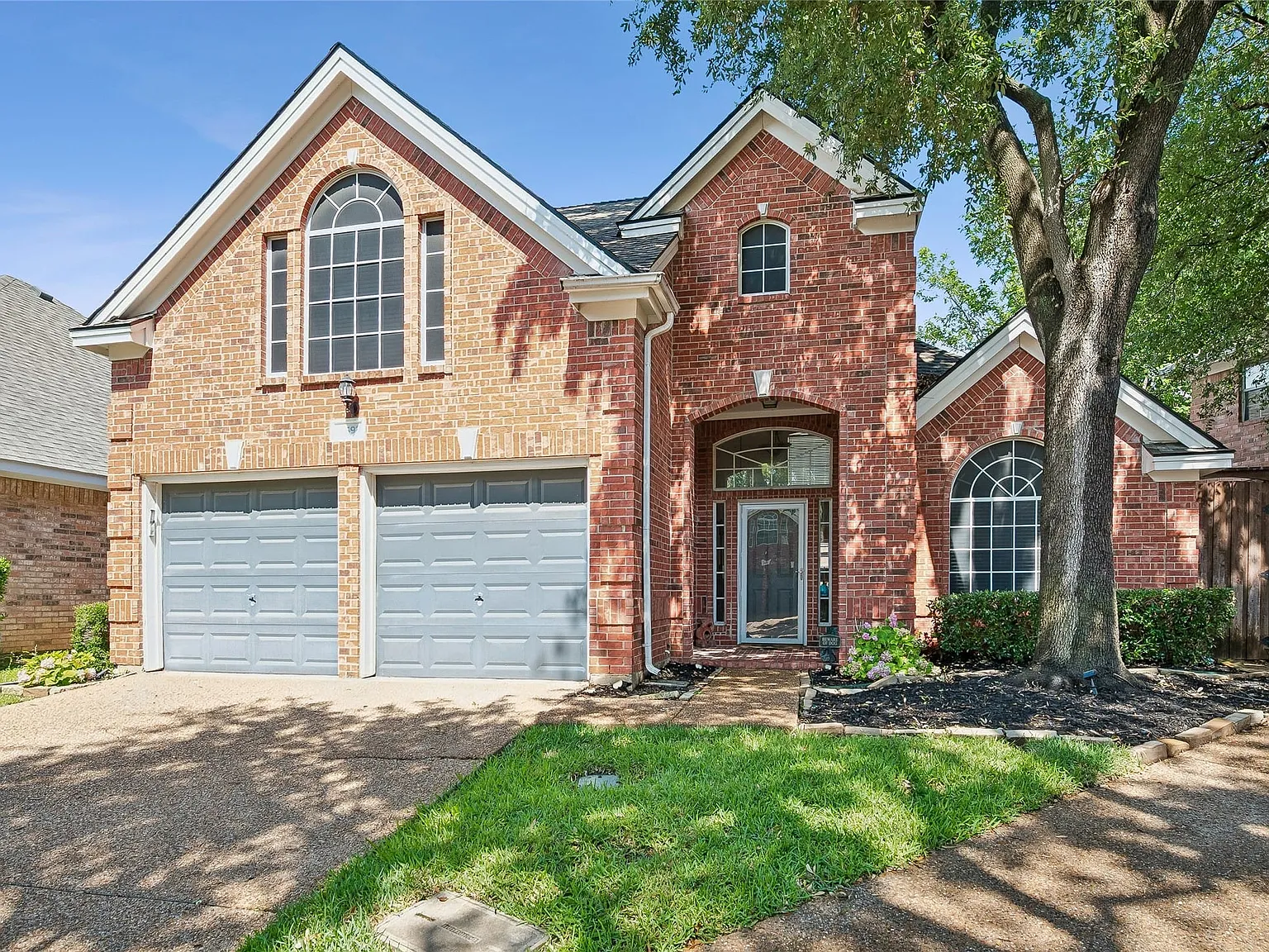 3 bed, 2.0 bath, 1567 sqft, $3,200 — Photo 3