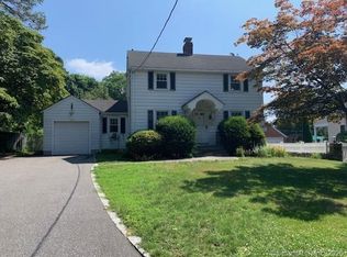 1956 Stratfield Rd, Fairfield, CT 06825