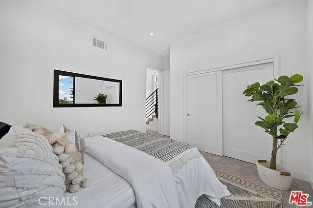 1204 N Orange Grove Ave — Photo 21