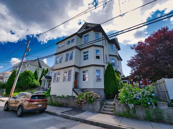 516 Whipple St, Fall River, MA 02724