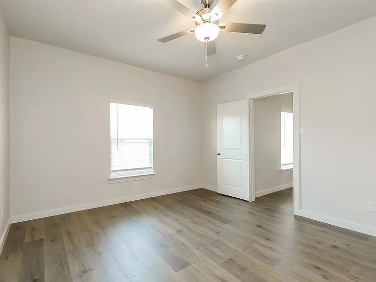 1500 Harvester Dr — Photo 8