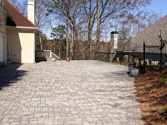 4th image of 8360 Jett Ferry Rd