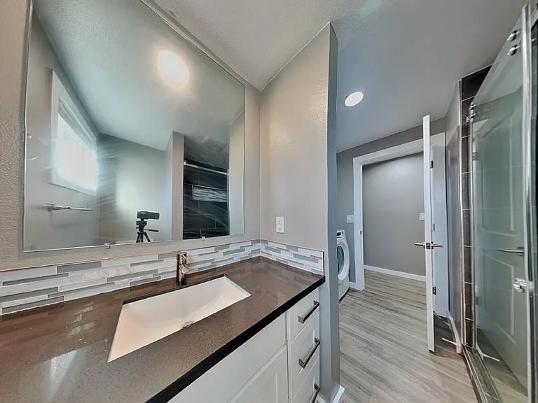 1105 S Woodlawn St #1 — Photo 8