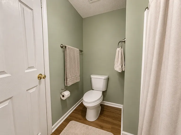 303 Sark Dr — Photo 2