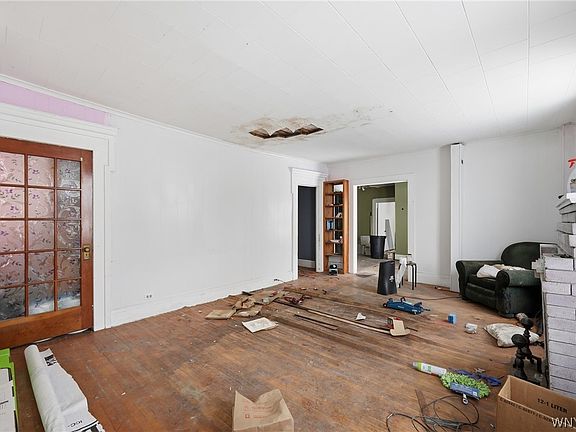 4th image of 195 Prospect St