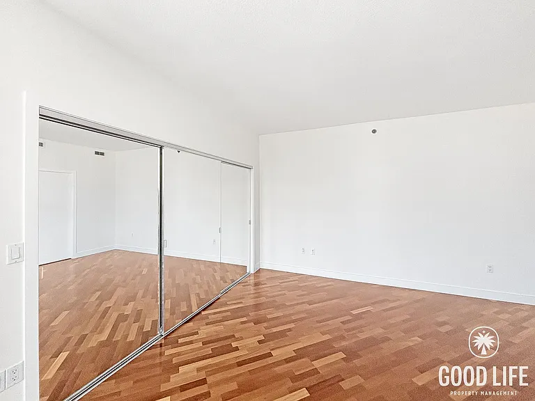 700 W Harbor Dr W #1306 — Photo 16