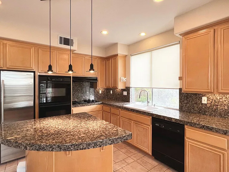 12214 Candy Rose Ct — Photo 12