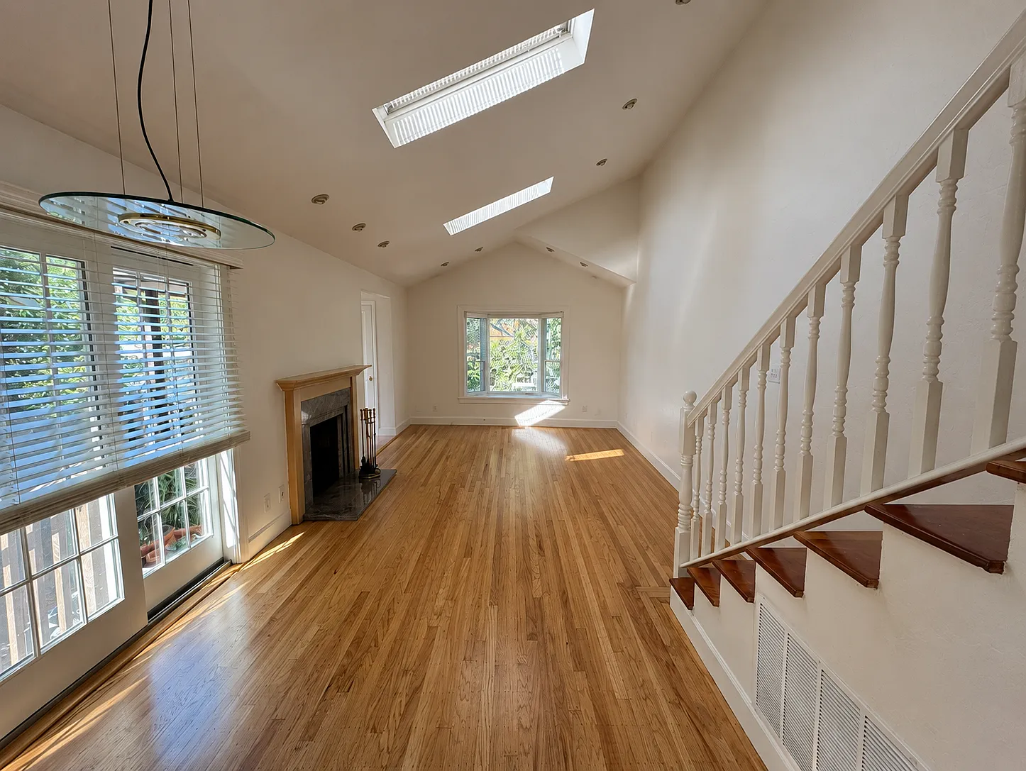 3 bed, 1584 sqft, $6,700 — Photo 3