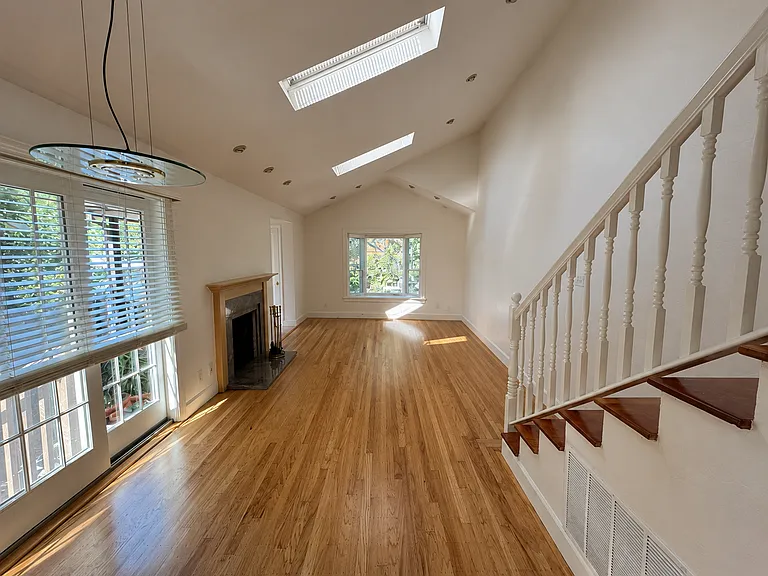 200 The Alameda — Photo 3
