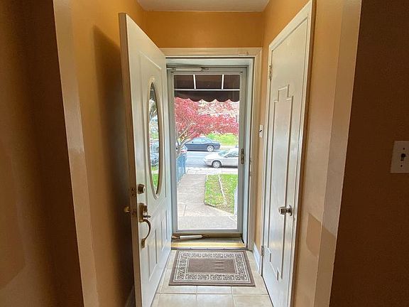 3rd image of 230 E Walnut Park Dr