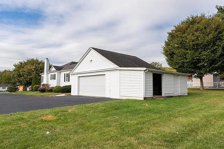 2nd image of 37 Valley View Dr