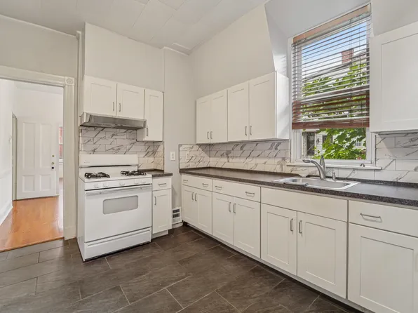 9 Howard Place image 15 of 38