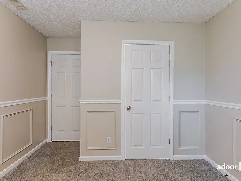 1136 Oak Creek Trl — Photo 8