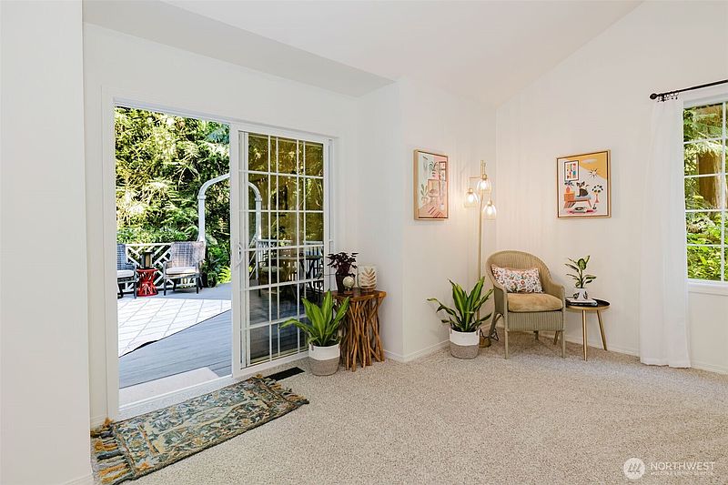 3rd image of 7215 NE Dolphin Drive