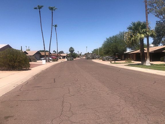 3rd image of 721 W Hermosa Dr
